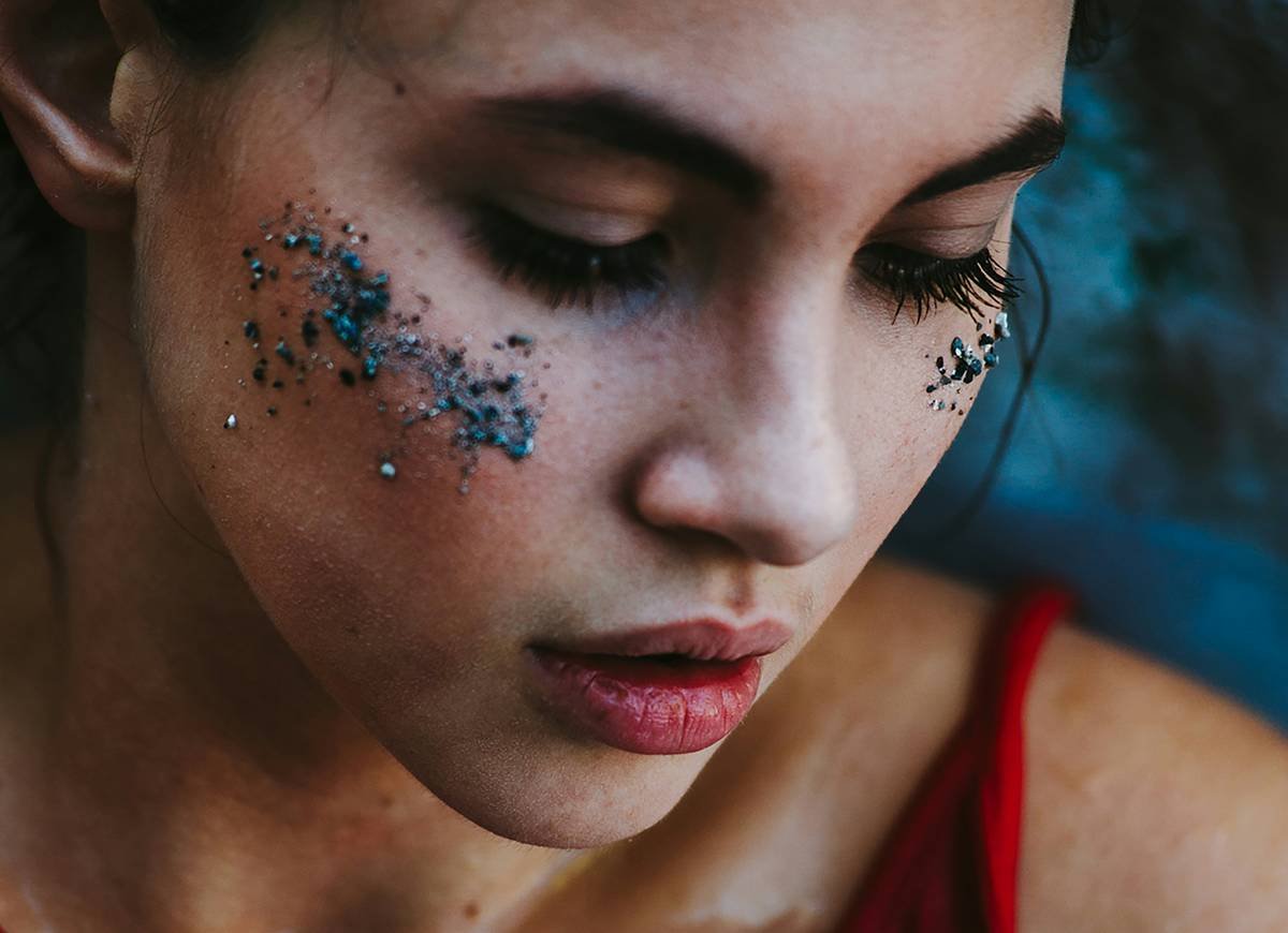 Party Makeup That Lasts All Night (Without Melting Into a Glittery Disaster)