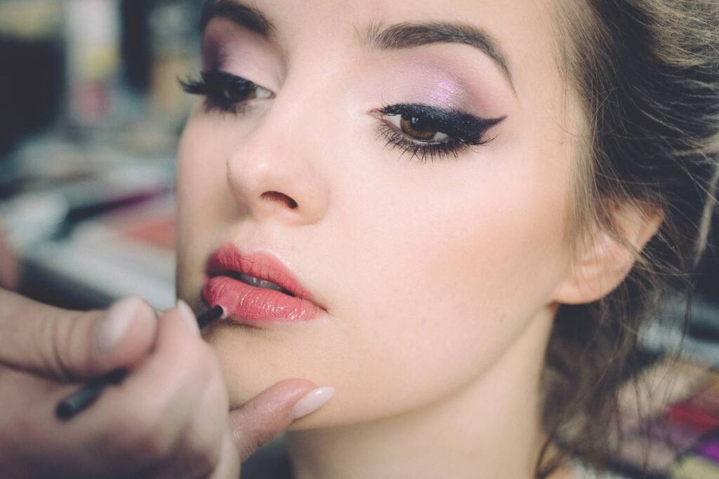 The Ultimate Guide to Party Cosmetics: Safe, Stunning & Sweat-Proof Looks That Last All Night
