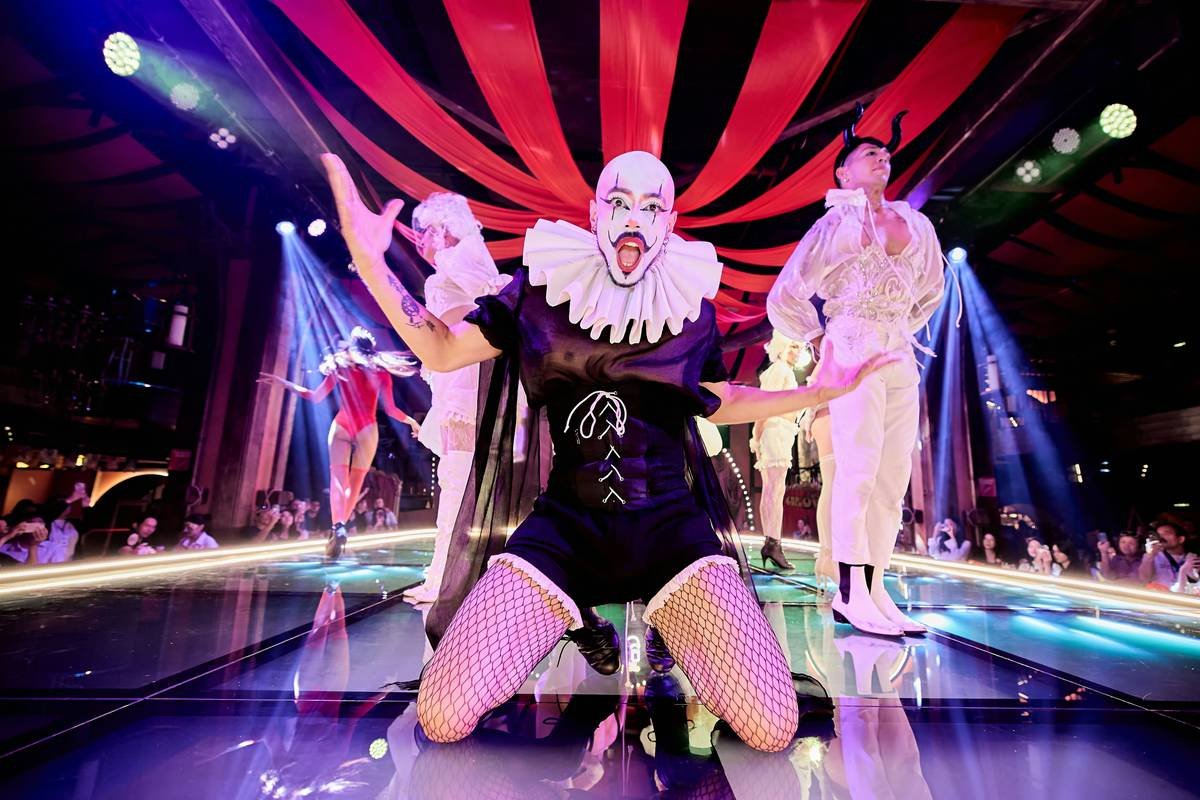 Stage Makeup for Plays: The Ultimate Guide to Transforming Faces Under the Spotlight