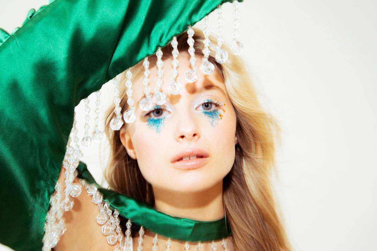 Theatrical Face Paint: Your Ultimate Guide to Safe, Stunning, and Sweat-Proof Looks