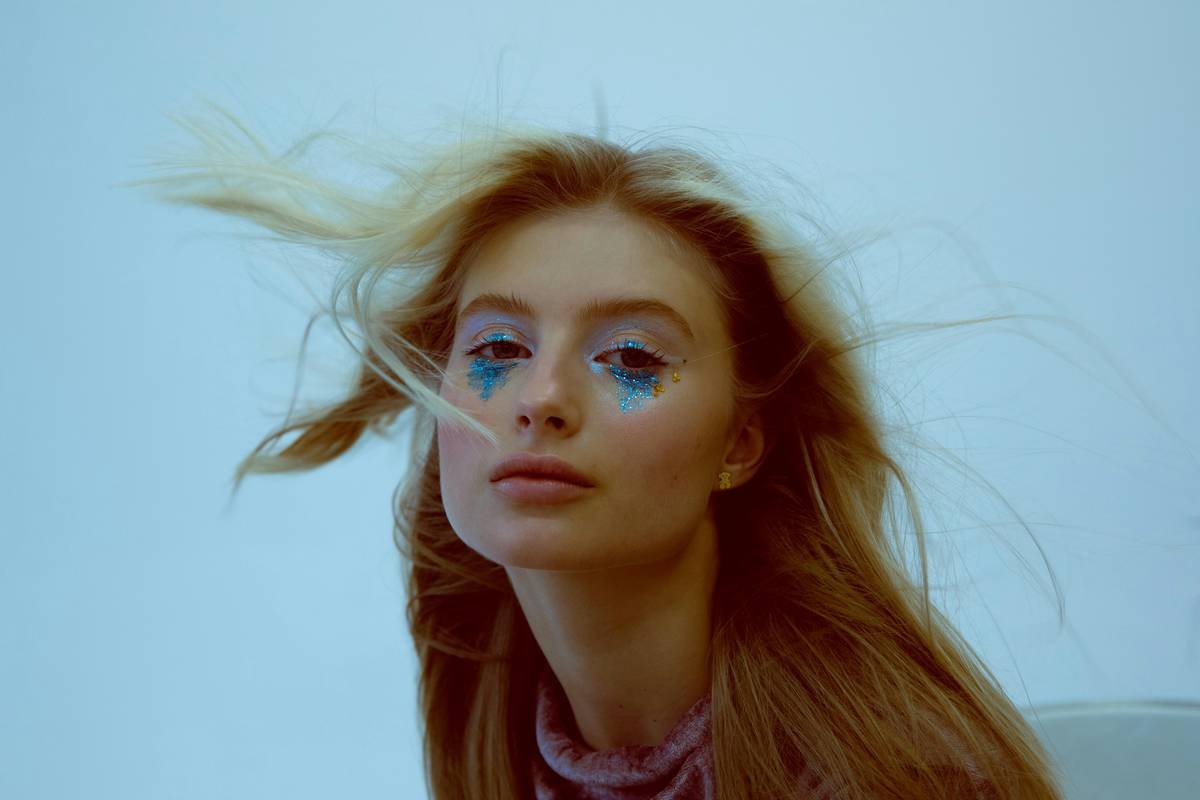 Glitter Face Paint for Parties: Your Go-To Guide for Sparkle That Stays (and Doesn’t Irritate)