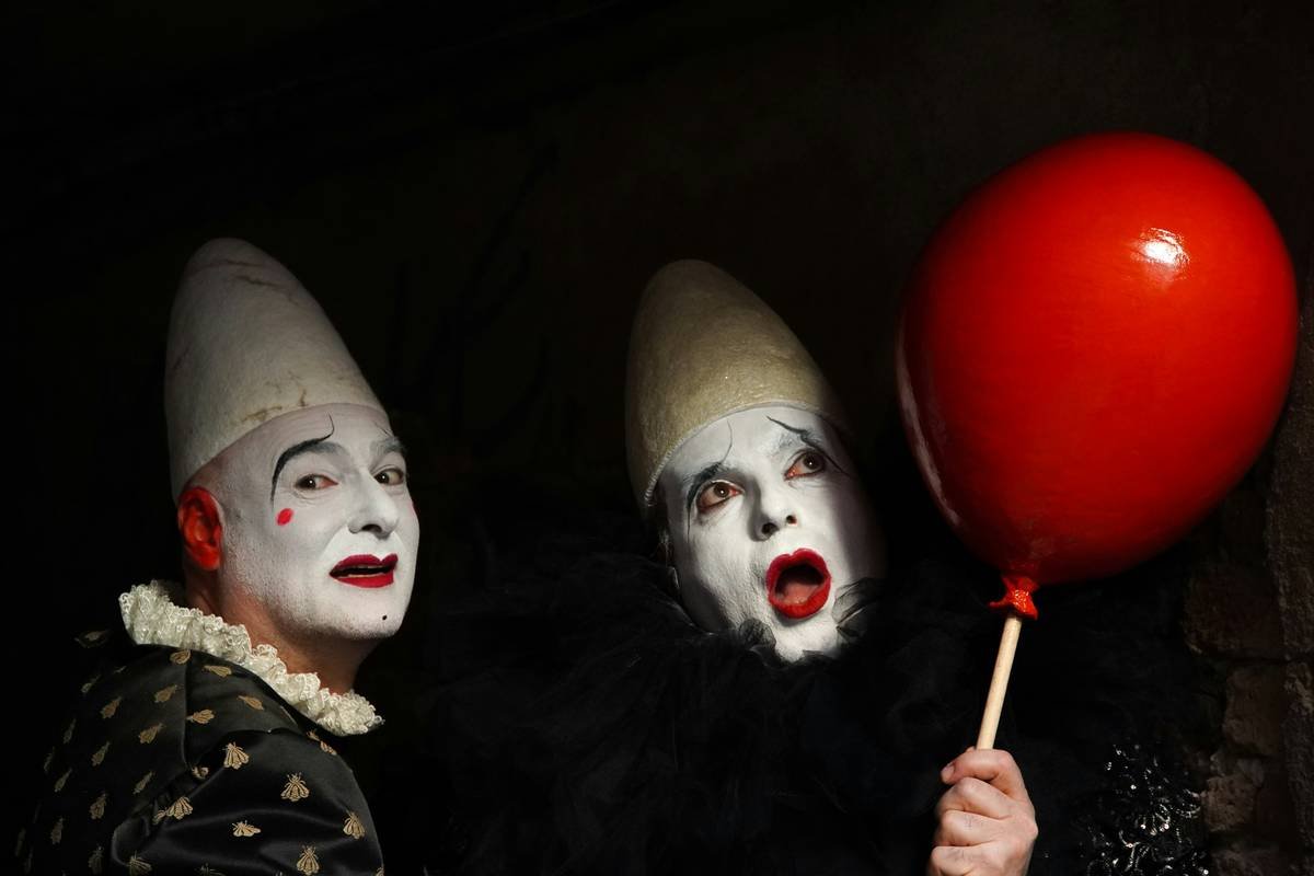 Stage Makeup for Women: 7 Proven Tips to Avoid Painful Mistakes